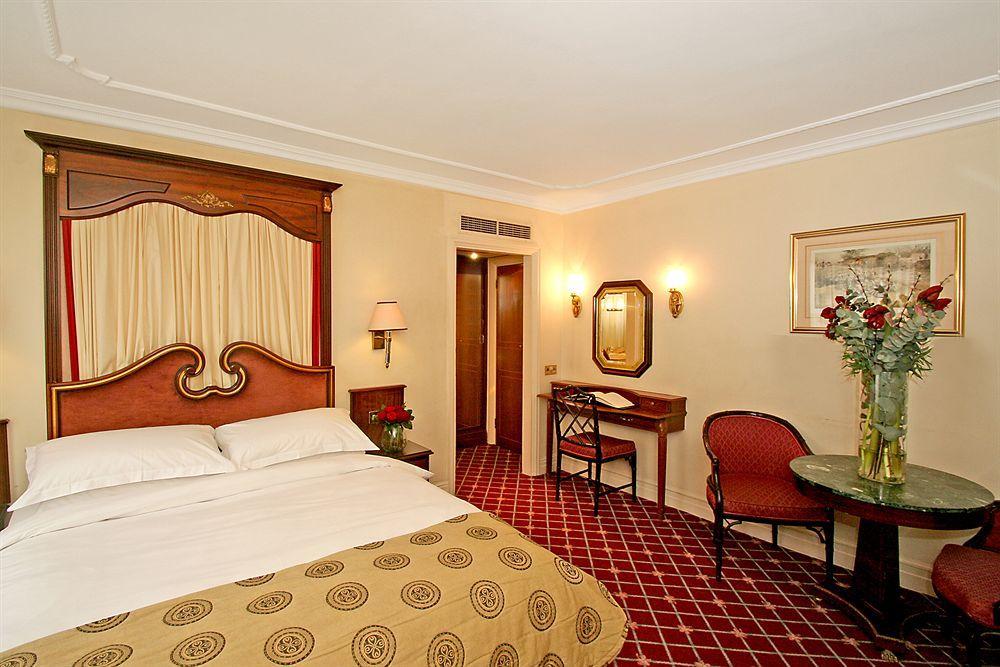 The Rathbone Hotel, Fitzrovia London Bagian luar foto