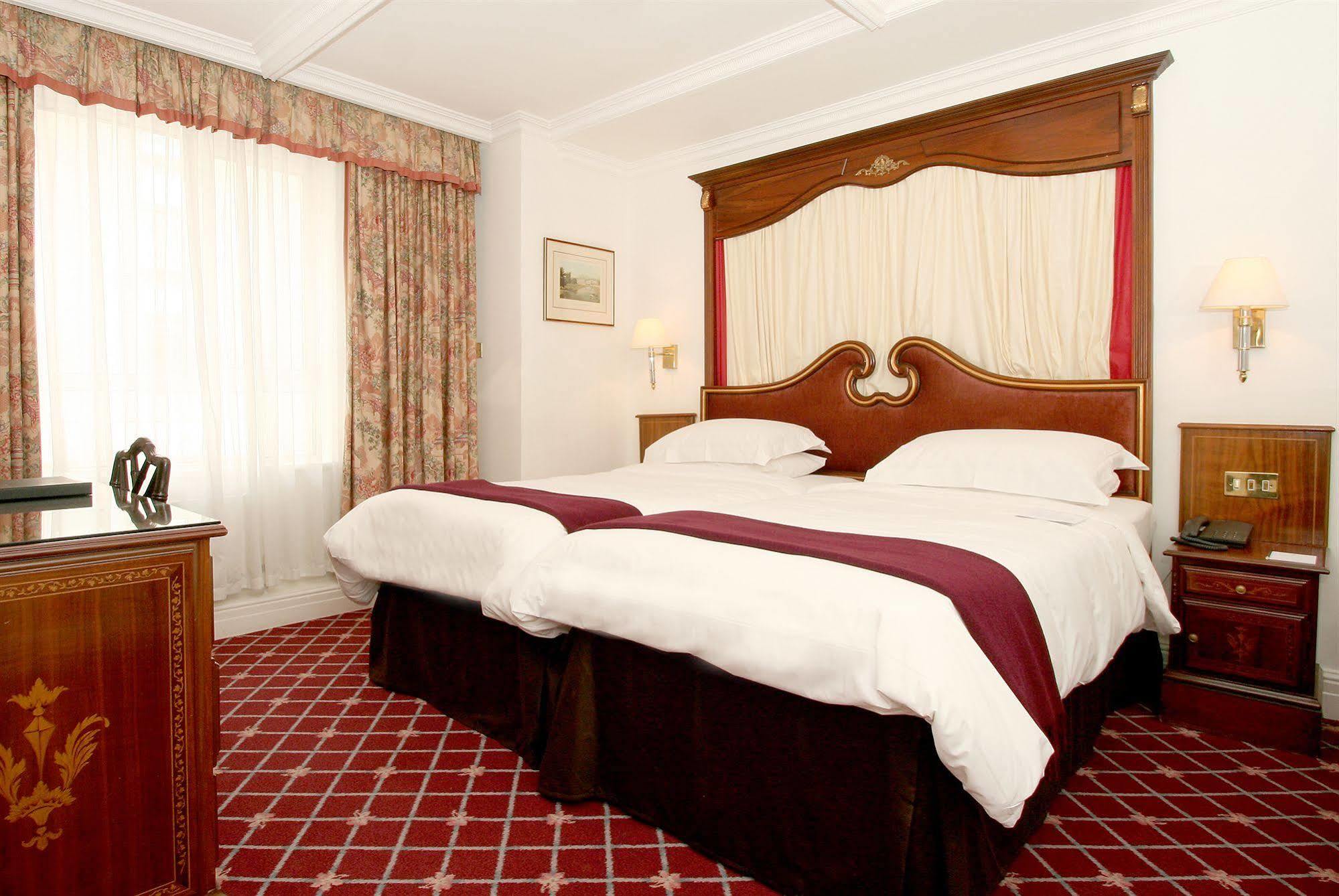 The Rathbone Hotel, Fitzrovia London Bagian luar foto